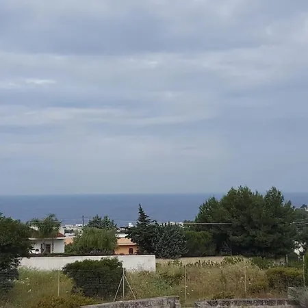 Дом отдыха Iris: Scenic Salento, 4 Beds, Pool, Sea-view, Terrace